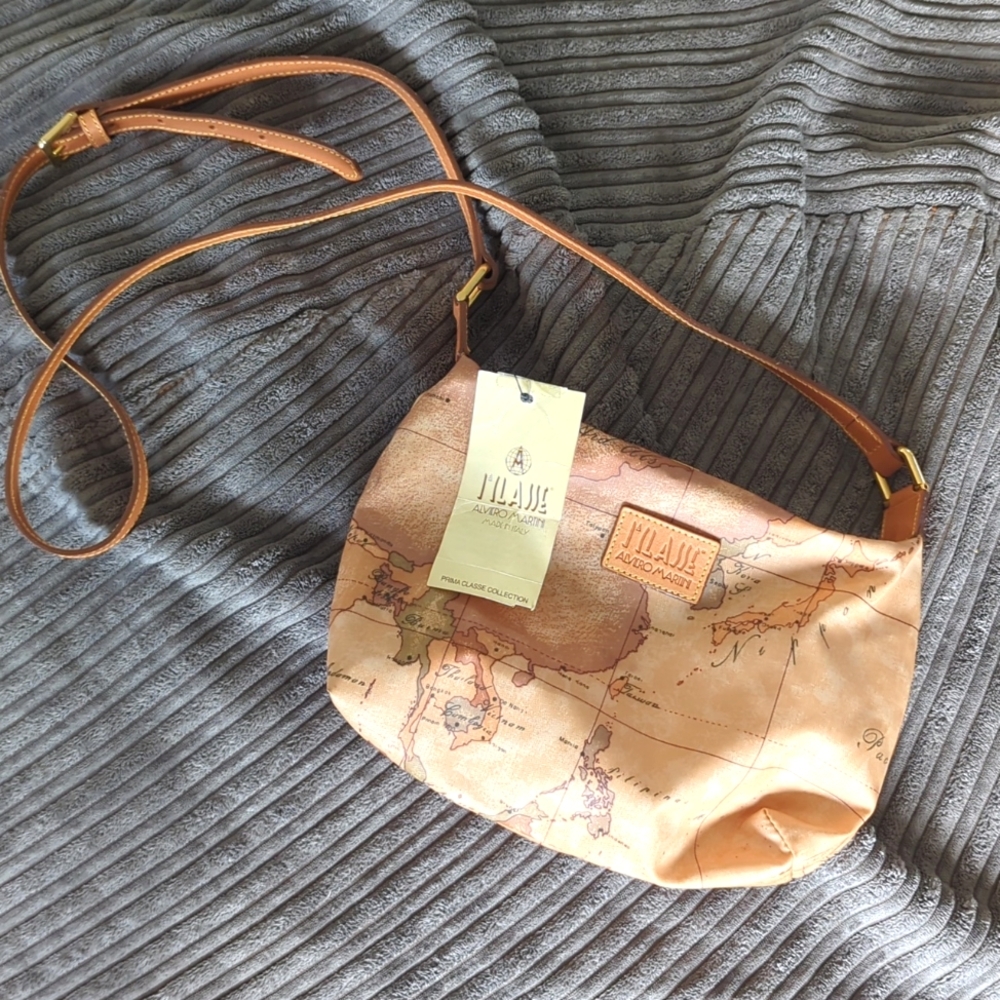 ✨🍋 NWT!! Vintage la Classe alviero martini crossbody bag